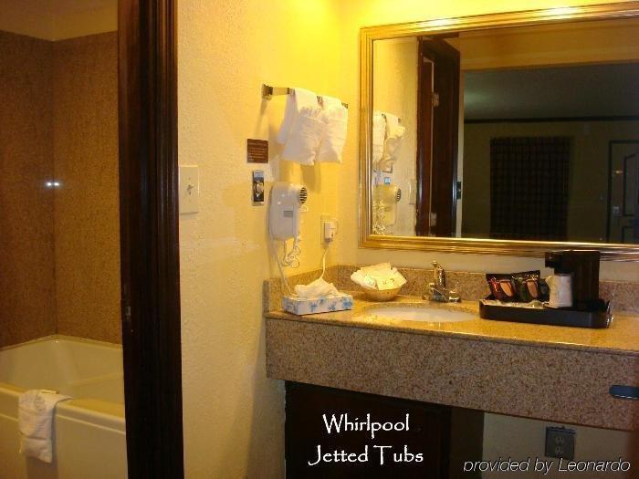Quarters Inn & Suites Nashville Room photo